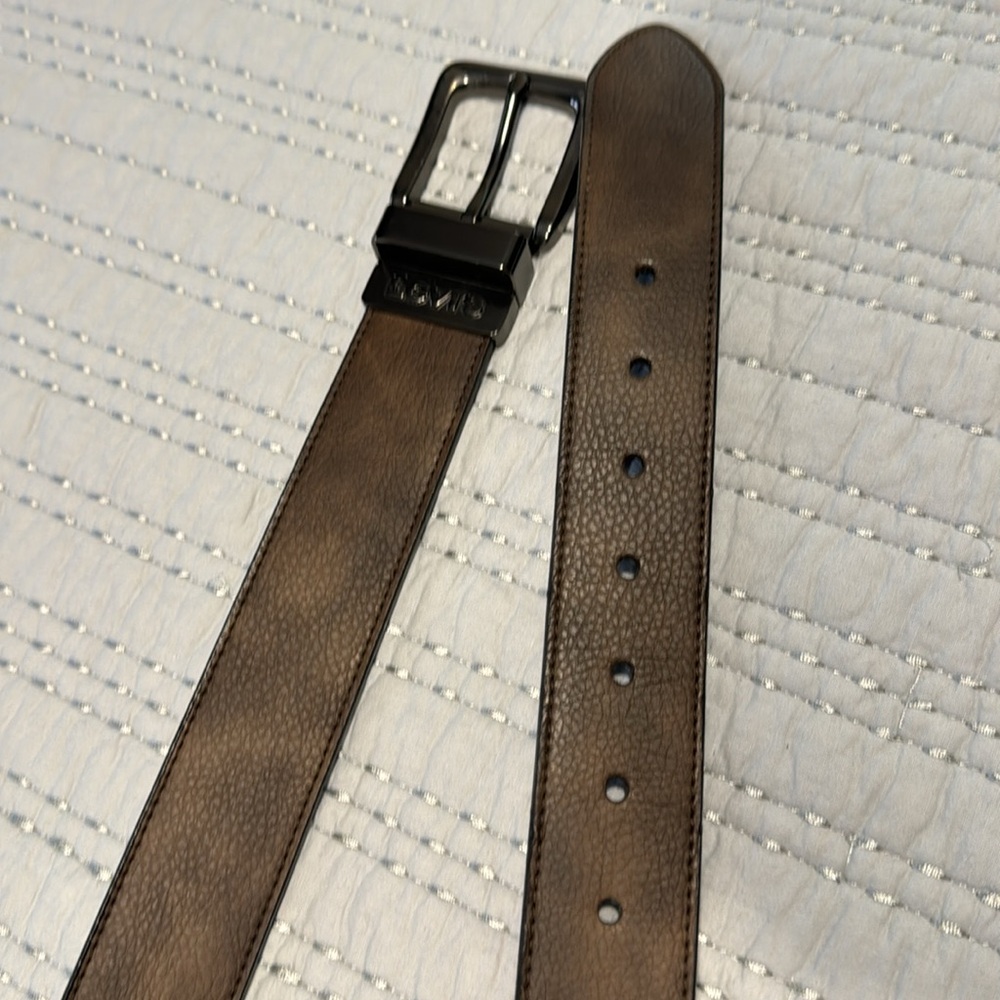 Levi’s Men’s Belt. Like New - Picture 2 of 10